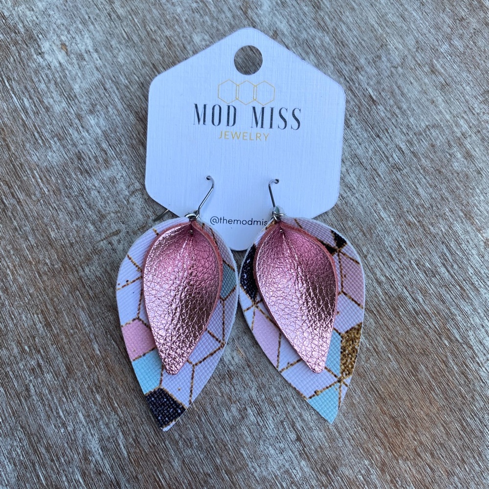 NWT Mod Miss Leather Stacked Petal Earrings
